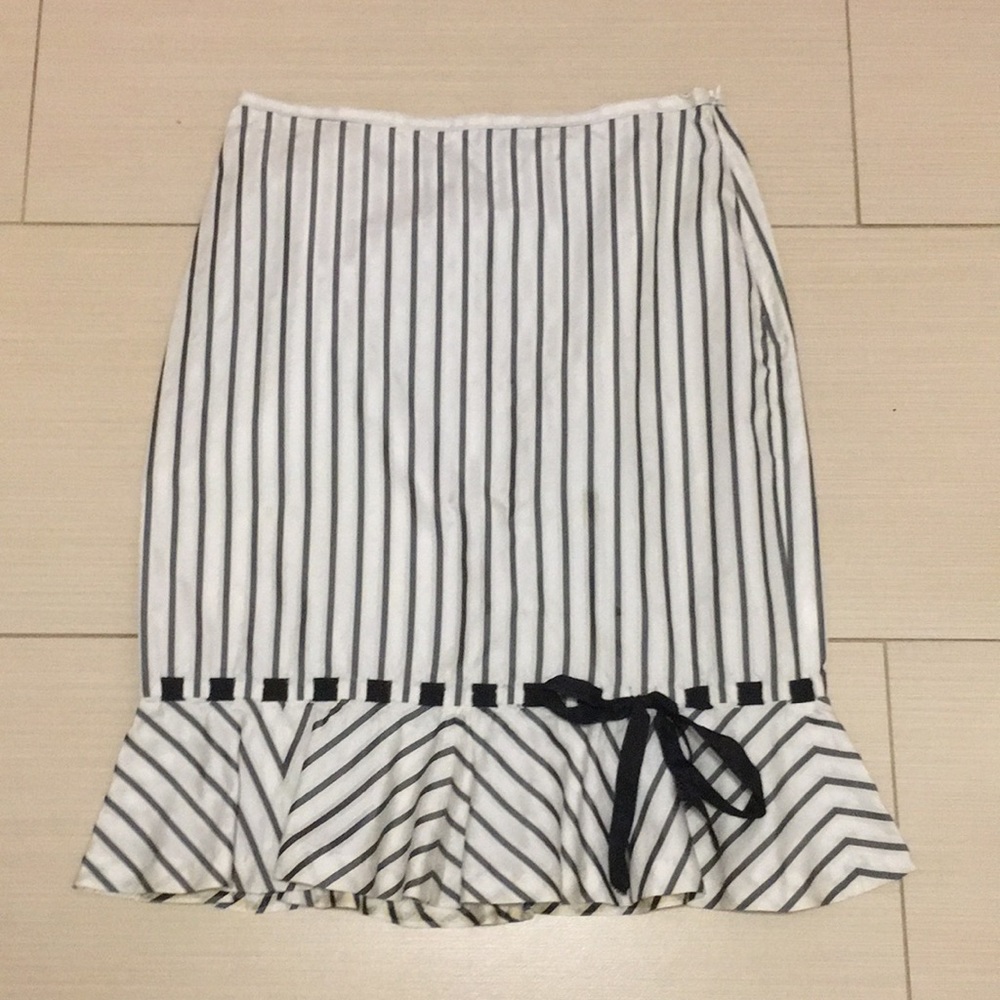 Tocca Silk Pencil w/ruffle Skirt